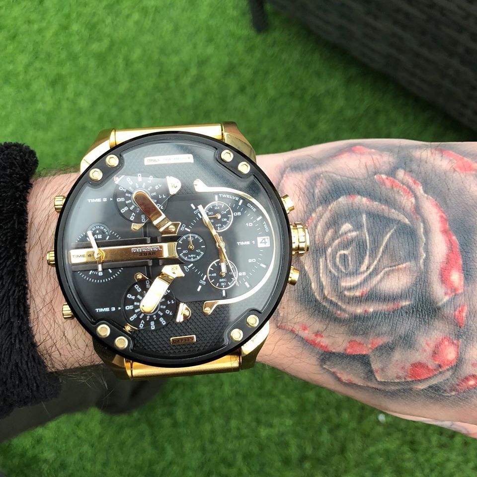 Diesel Mr Daddy 2.0 Chronograph Black Dial Gold Steel Strap Watch For Men - DZ7333