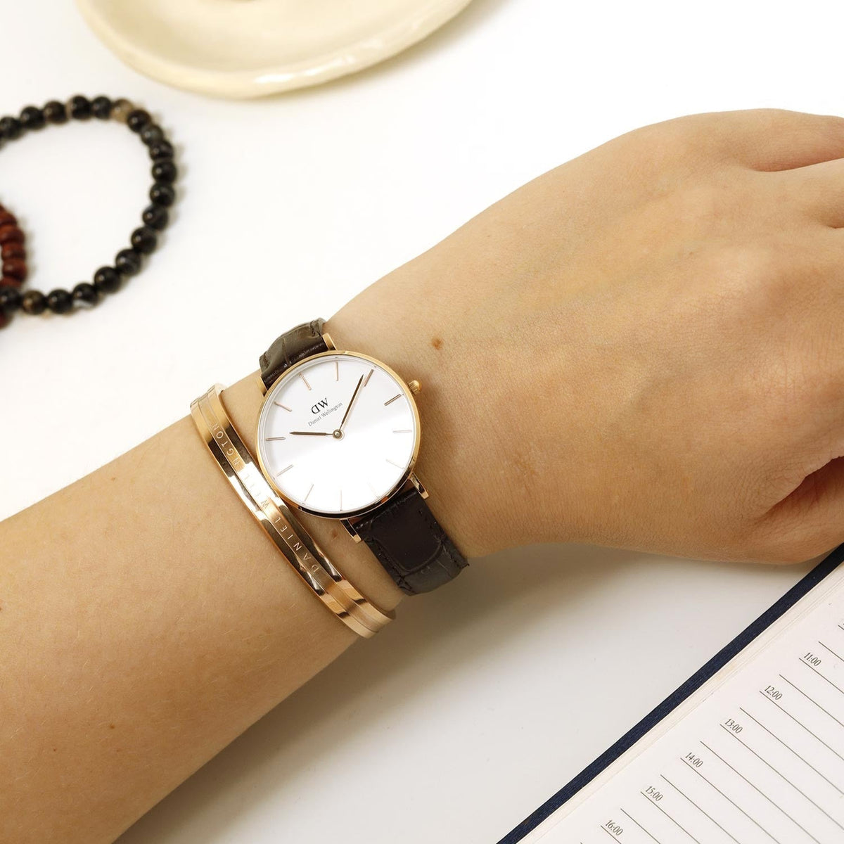 Daniel Wellington Petite Reading White Dial Black Leather Strap Watch For Women - DW00100173
