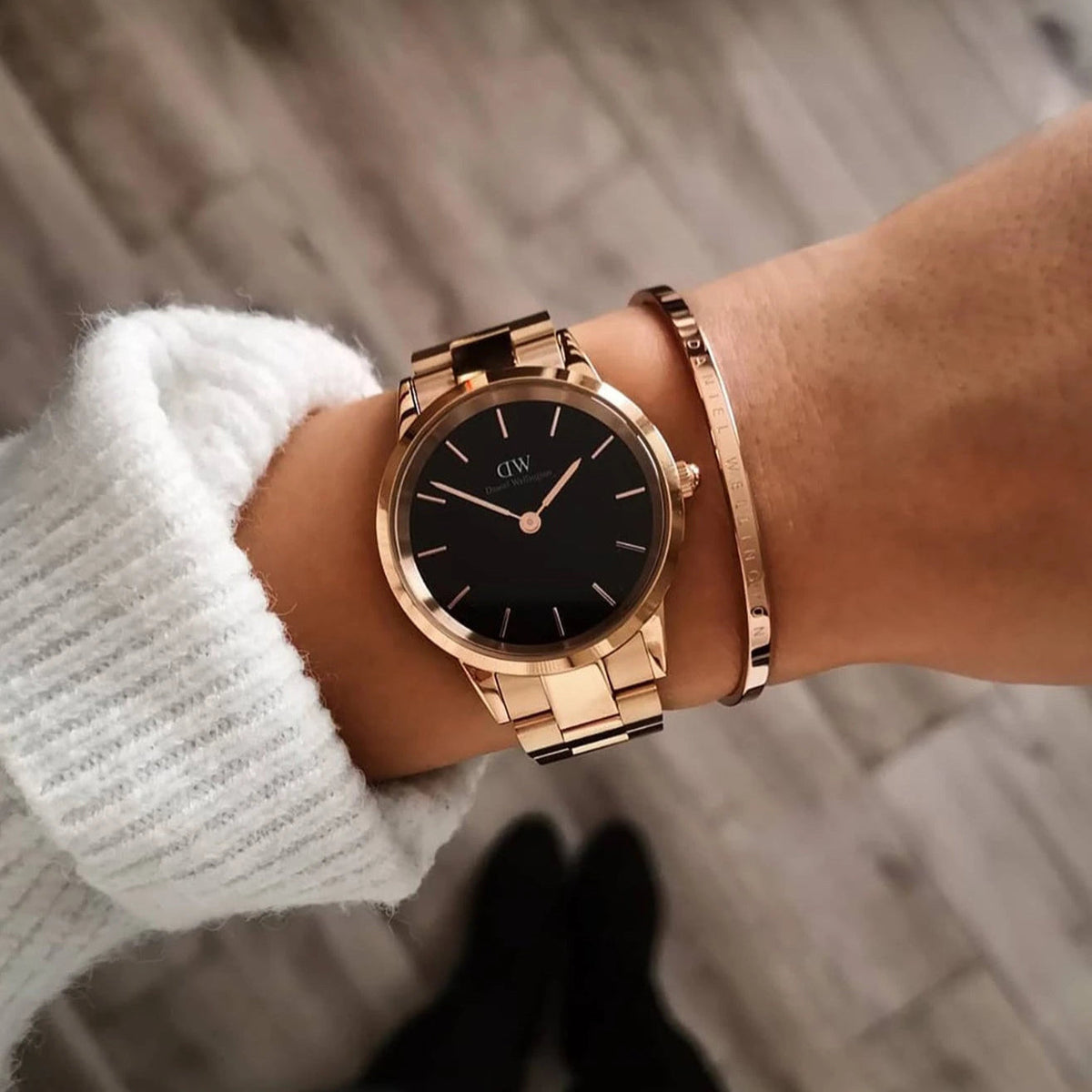 Daniel Wellington Iconic Link Black Dial Rose Gold Steel Strap Watch for Women - DW00100212